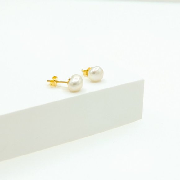 Kiera Freshwater Baroque Pearl Studs 18K Gold S925 - Picture 3 of 7